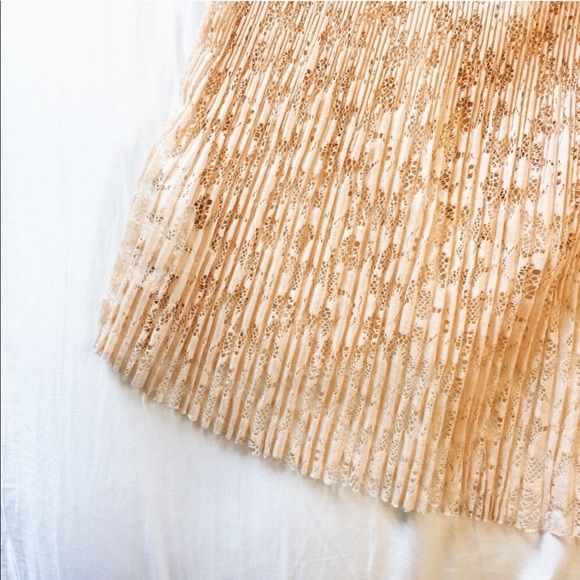 NWOT ✨ ZARA peach pleated tank with flora cutouts - Picture 3 of 3